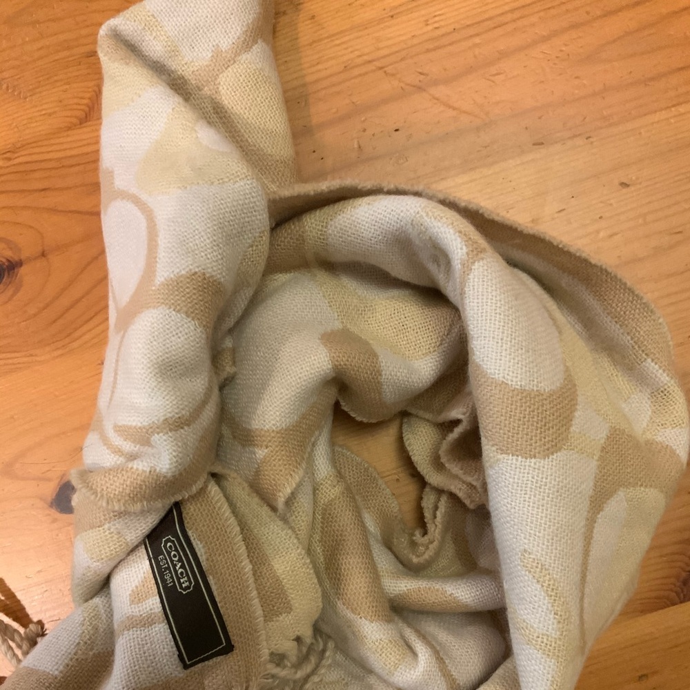 Coach 100% Merino Wool Scarf - Picture 3 of 3